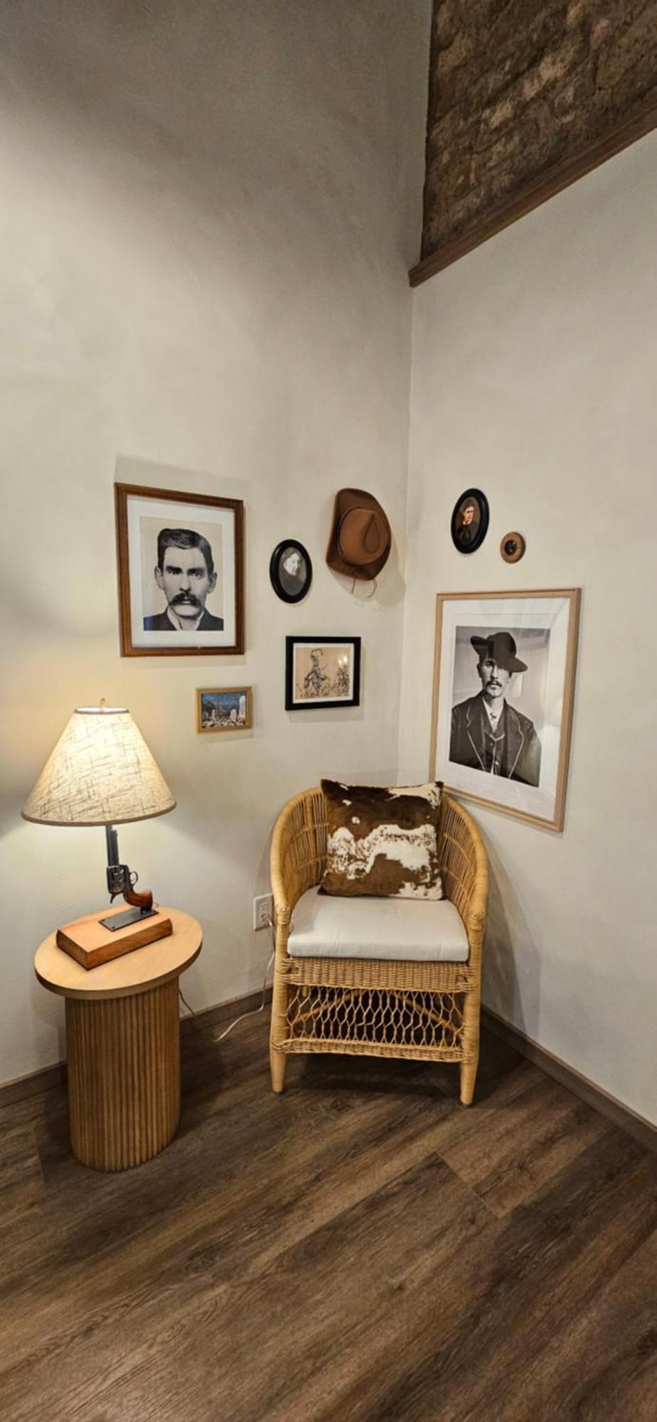 Inn History Тумстон Экстерьер фото